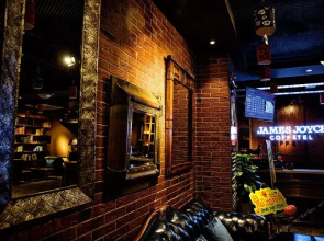 Zhe Fei Hotel (Chengdu Western Intelligence Valley Wuhou Overpass Subway Station)