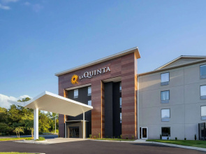La Quinta Inn & Suites by Wyndham Memphis I-240