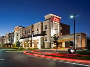 Hampton Inn & Suites Indianapolis-Airport