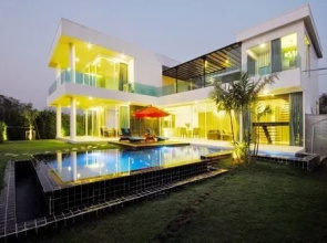Aria Lake and Golf Villa
