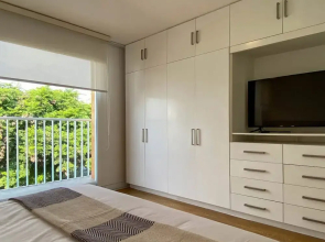 w Bright 2BR Duplex With Balcony in Barranco