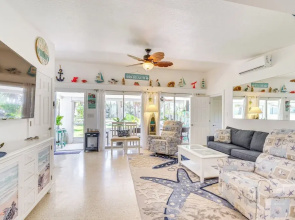 Hot Tub & Gas Grill: Port Richey Retreat