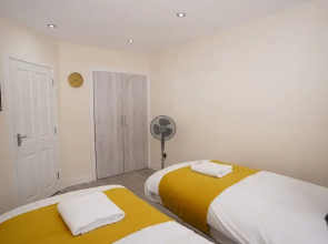 Unique & Luxurious 2bed Apartment London