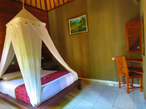 Suka Sari Cottages