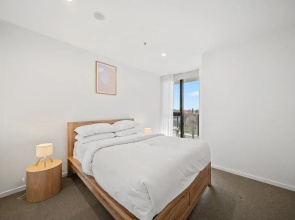 Stylish 2-bed Apartment With Luxe Amenities Access