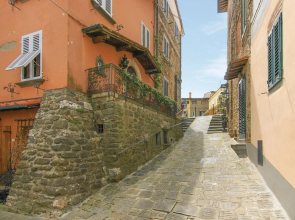 Stunning Home in Montecatini Alto With 2 Bedrooms and Wifi