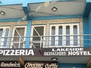 Lakeside Backpackers Hostel