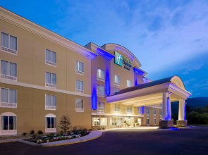 Holiday Inn Express & Suites, Caryville by IHG