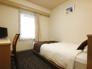 Shin Osaka Sunny Stone Hotel