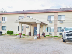 OYO Hotel Pipestone MN, Canterbury Park
