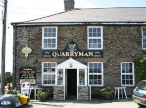 Holiday Home Edmonton.1