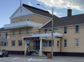 Lakeview Hotel