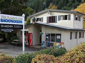 The Flaming Kiwi Backpackers