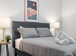 Stylish 2BR Near UT Highland Evonify