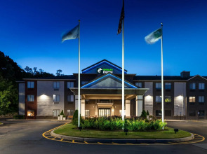 Holiday Inn Express Newport North - Middletown by IHG