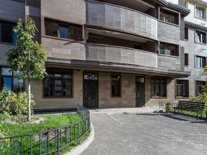 Ujutnaja 1-ka s vidom na gory v ZhK Sezam rjadom s MEGOJ