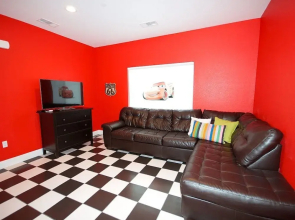 Mickey's Beach House 6 Bedrooms 3.5 Bathrooms Home