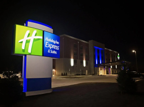 Holiday Inn Express & Suites Sterling by IHG