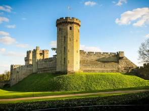 Warwick Castle Hotel and Knight's Village