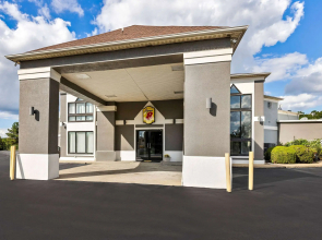 Super 8 by Wyndham Dickson