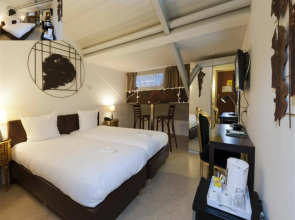 FLOATS by H2OTEL