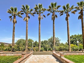 7 Mi to Dtwn Gilroy: Spacious Home on 20 Acres!