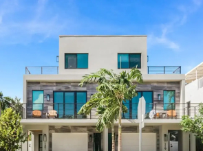 Luxury Paradise Walk to Las Olas -5 Mins to Beach