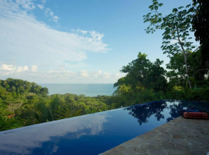 Tiki Villas Rainforest Lodge & Spa