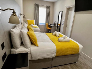 Pearl and Pebbles Hotel