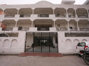 Laxmi Sadan Hotel