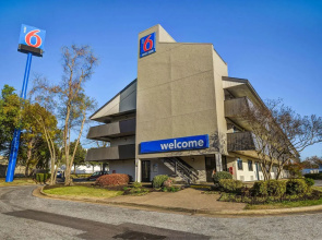 Motel 6 Memphis, TN - Downtown