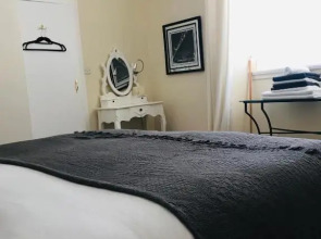 A Wee Cottage In Dunfermline