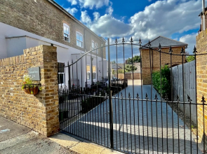 PRIVATE GATED BRAND NEW, FULLY RENOVATED HOUSE 3 BEDS SLEEPS FIVE Free PARKING