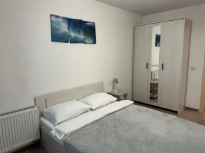 Dve podushki v mkr. Zelenyi gorod, d. 1, kv. 74