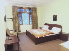 Troutland Hotel Naran