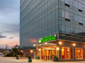 Wyndham Garden Long Island City Manhattan View Hotel