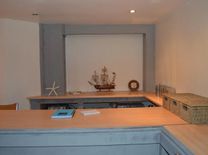 Central Cove Guesthouse