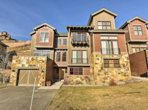 Crested Butte Townhome w/ Views - Steps to Lifts!