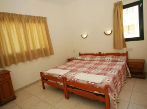 New York Plaza Hotel Apartments