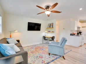 2 Mi to Downtown: Greensboro Home By Park!