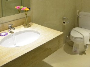 The Scenery City Hotel