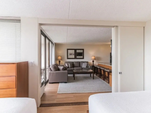 Modern Upgraded 20th Floor Condo With Ocean Views by Redawning