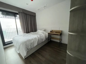 1 bed plus condo near JJ market