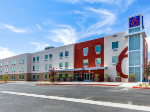 Motel 6 Las Vegas, NV - Motor Speedway