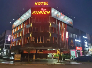 Enrich Hotel Setia Alam by uBook