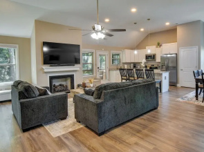 Charming Pendleton Retreat ~ 5 Mi to Clemson!