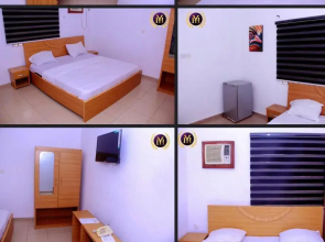 Yais Hotel and Suites