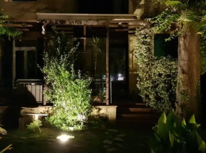 La casa con piscina riscaldata interna ANNA LUXURY GARDEN