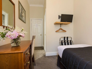 Kensington Gardens Hotel