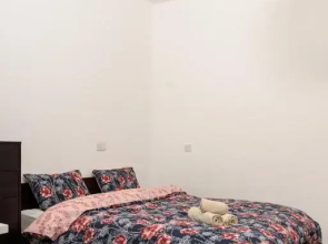 Maple Oak Apartment 102